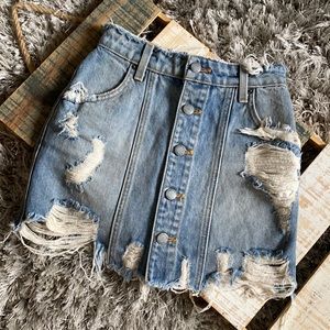 Carmar size 23 denim skirt